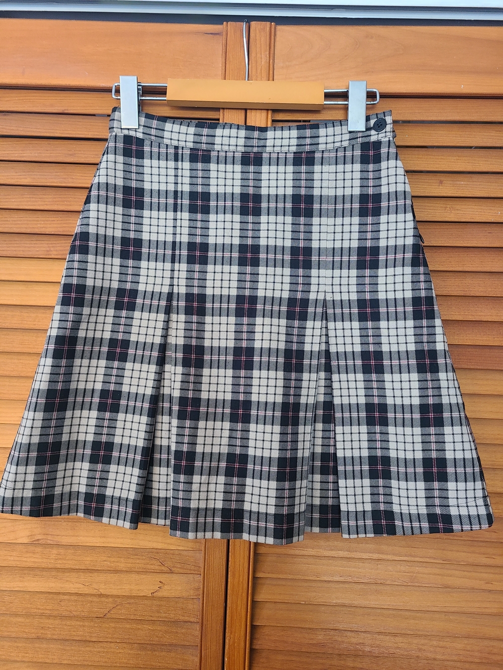 Plaid Pleated A-Line Skirt in Black and Cream